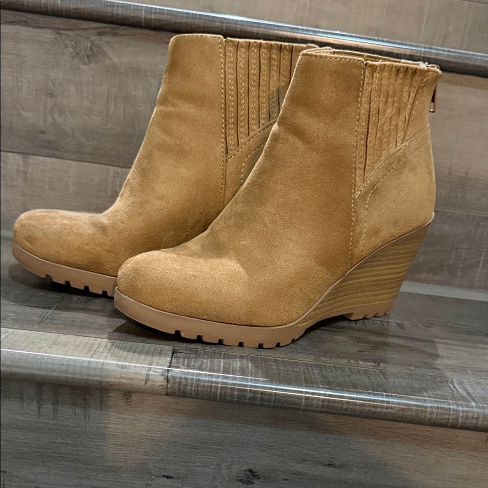 Soda Camel Wedge Ankle Boots